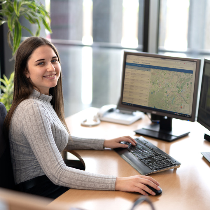 Bürokauffrau im Büro