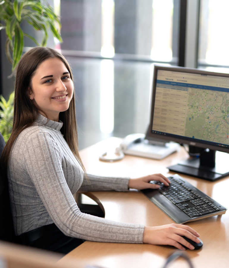 Bürokauffrau im Büro